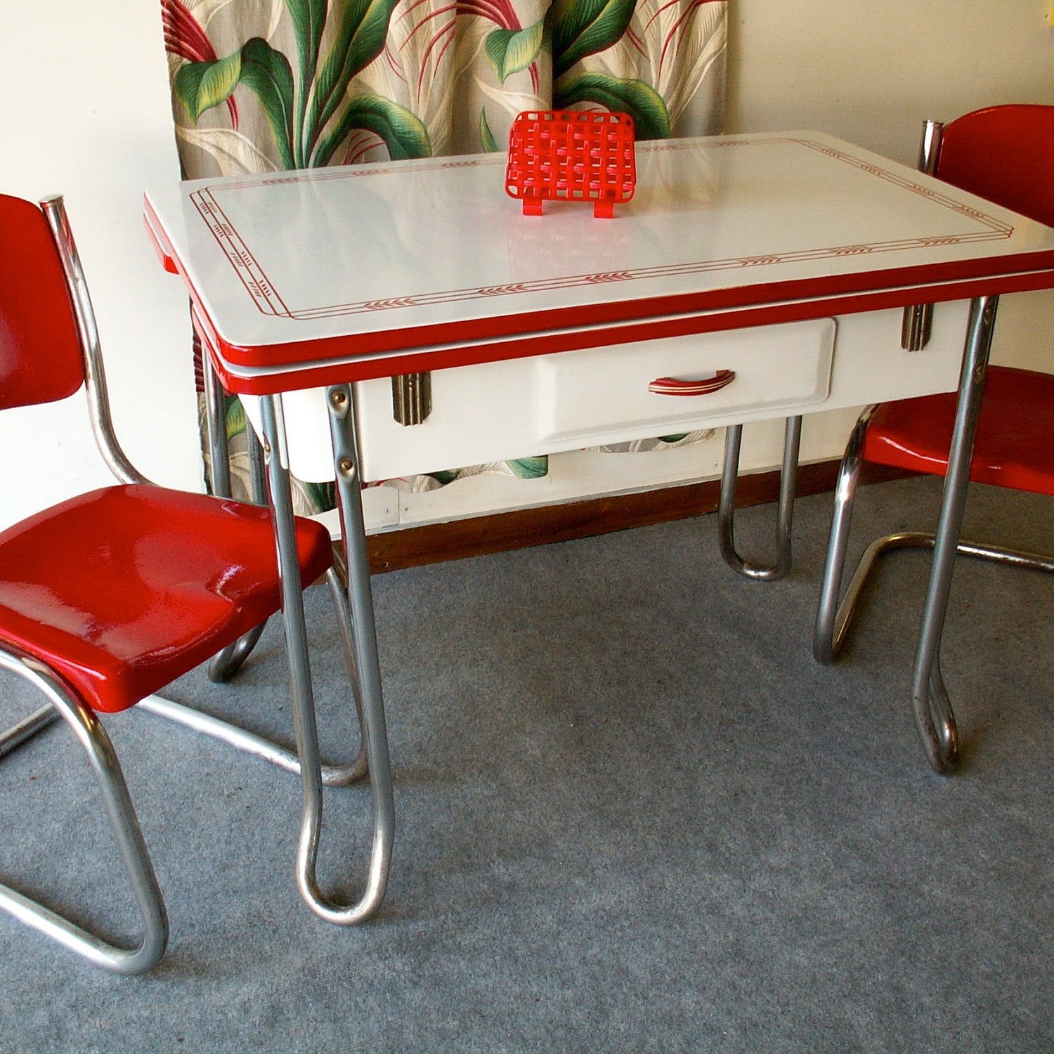 formica kitchen table and chairs