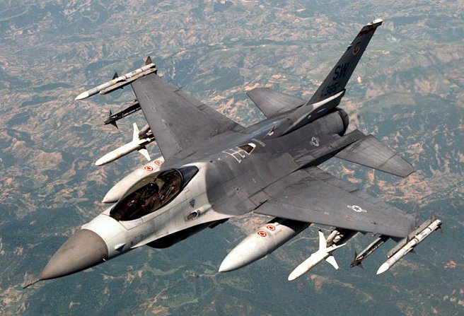 general dynamics f-16 fighting falcon