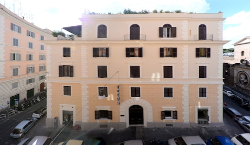 hotel golden rome