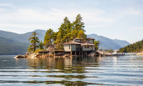 hotels near sechelt bc