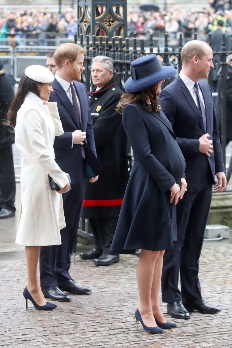 how tall is meghan markle in feet