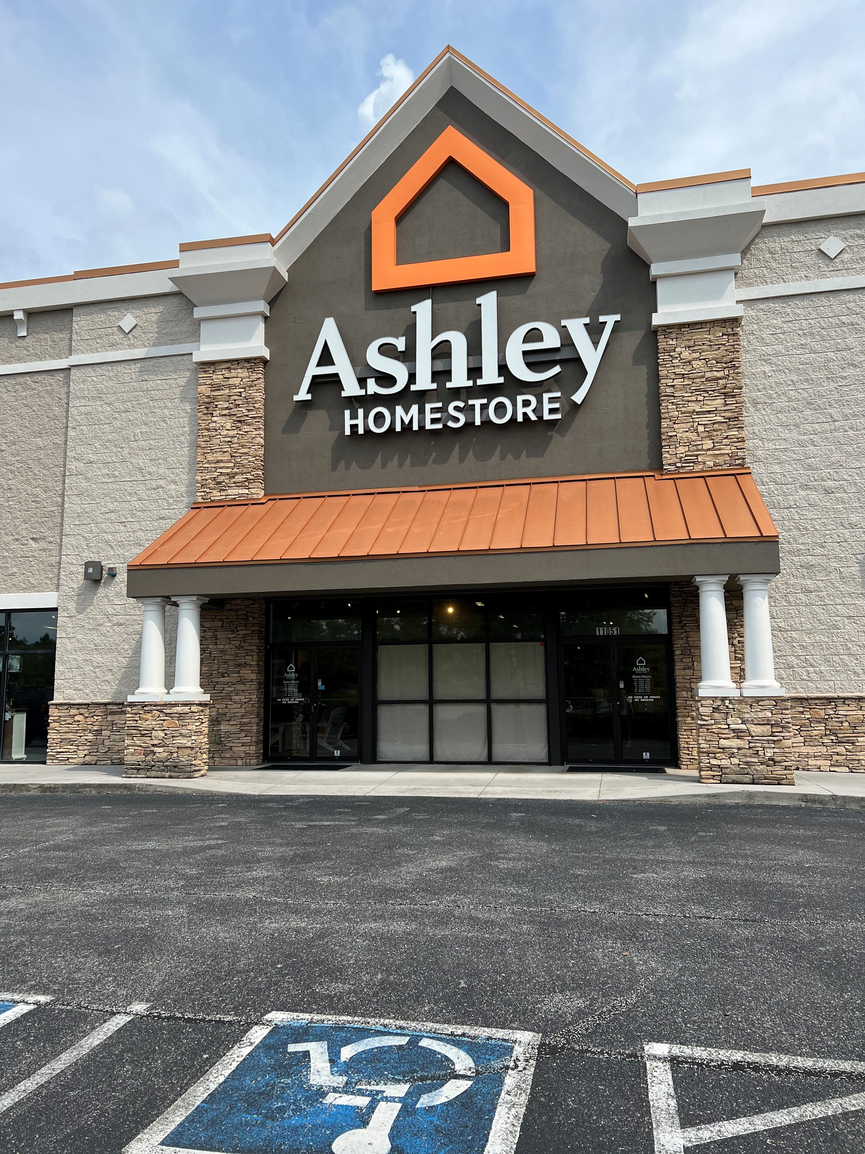 is ashley furniture open on sunday