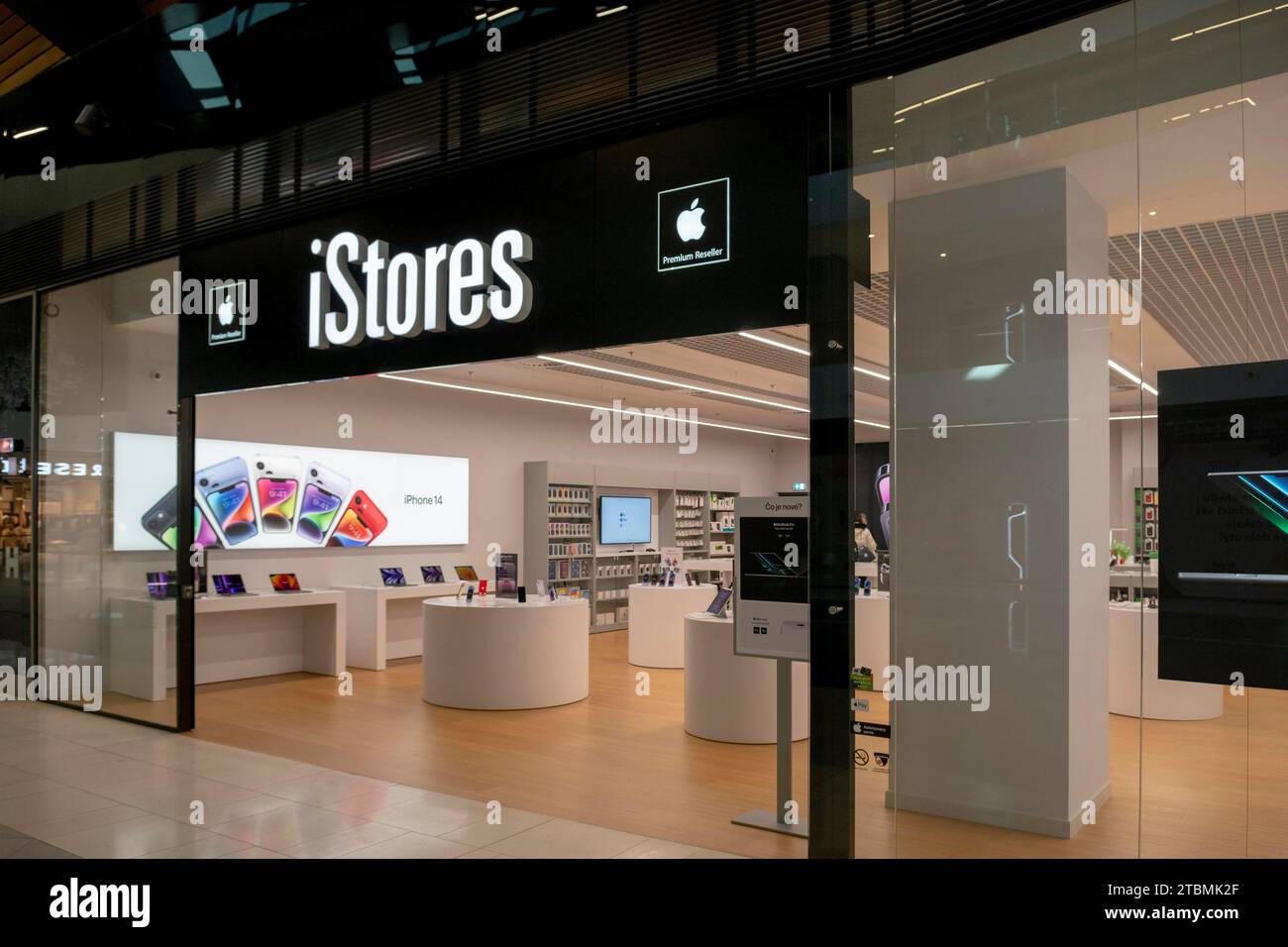 istore strand