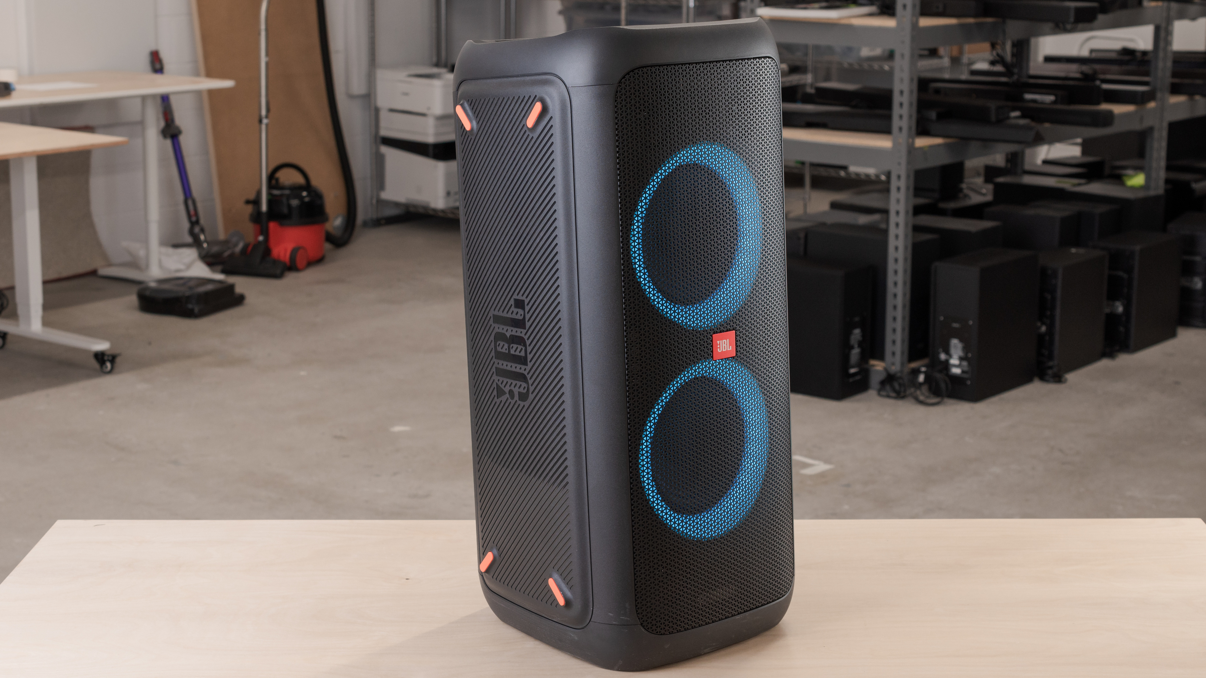 jbl partybox 300 specifications