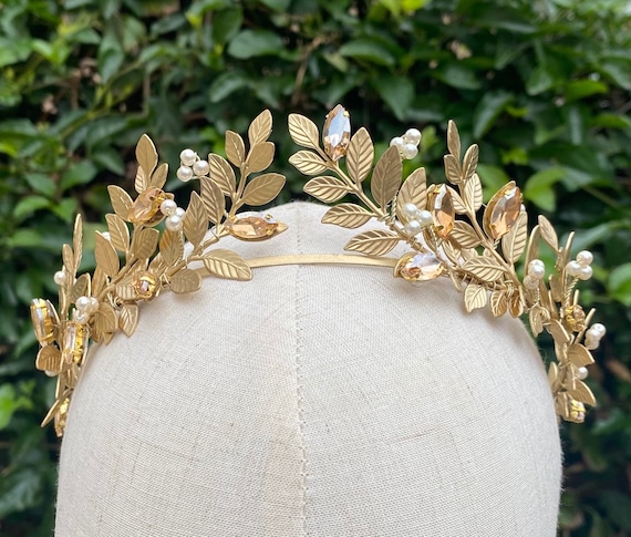 laurel wreath crown