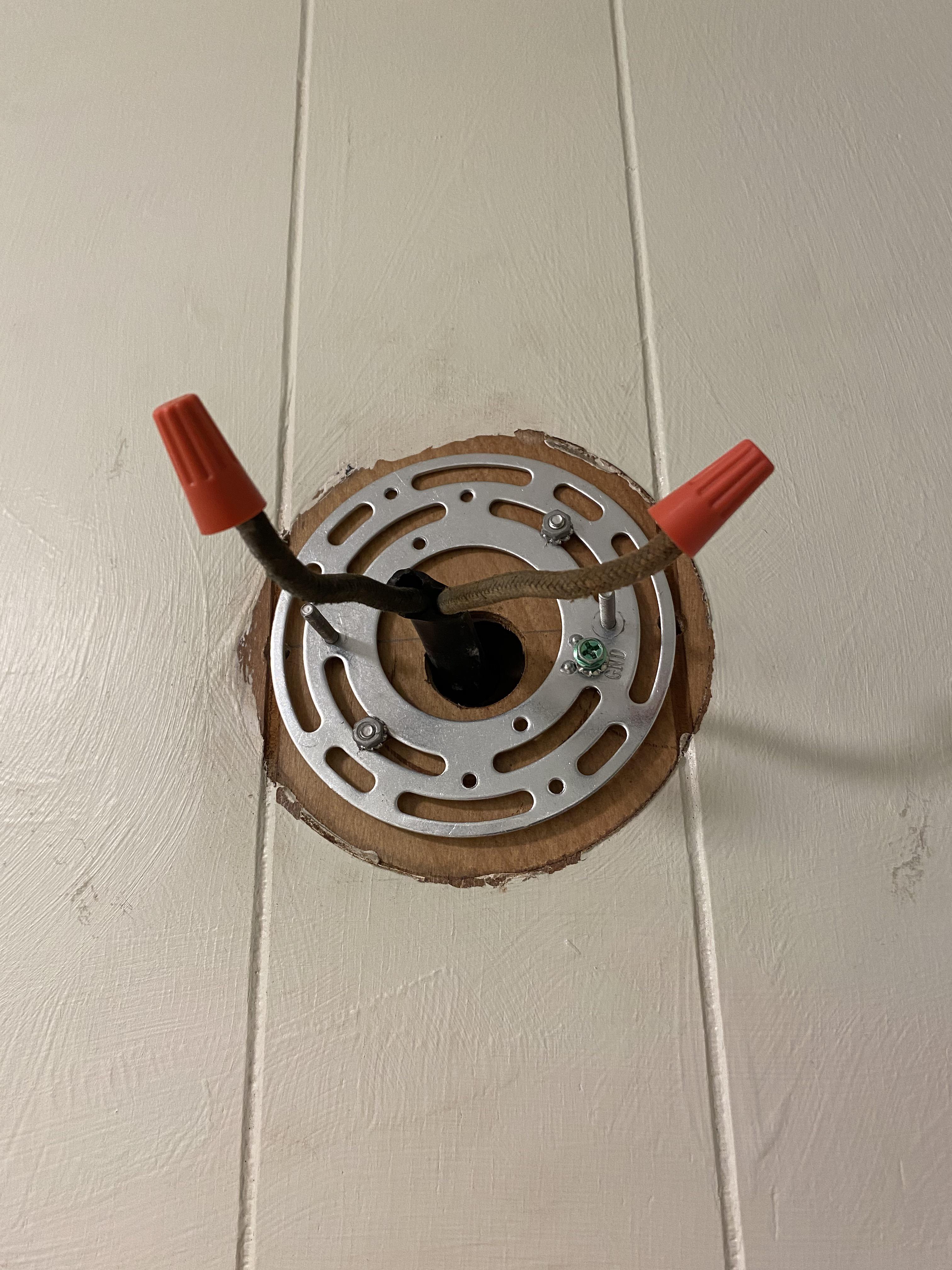 light fixture without ground wire