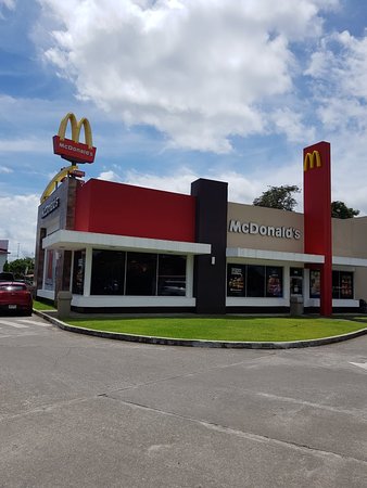 mcdonalds cerca de mi ubicación abierto