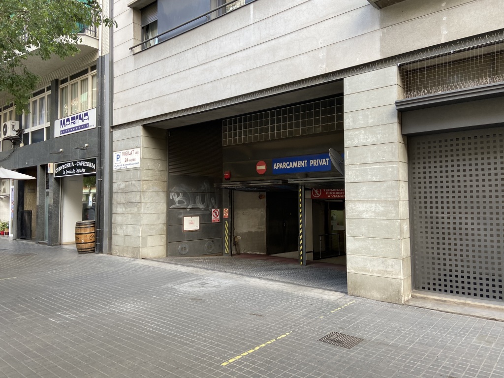 parking les corts - avinguda madrid