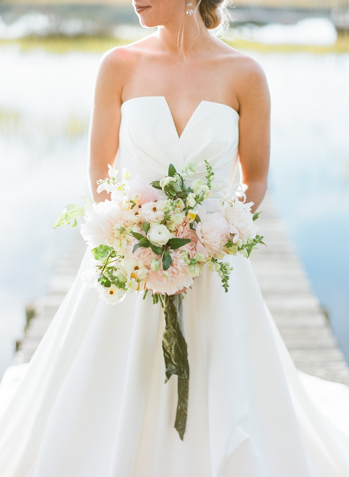 pink and white wedding bouquet