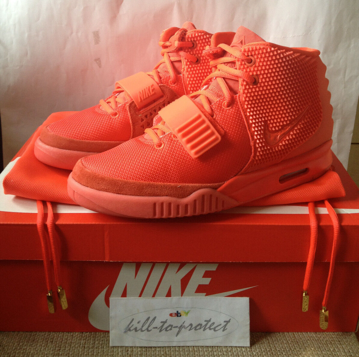 red october nike