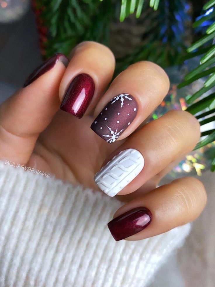 simple christmas nails