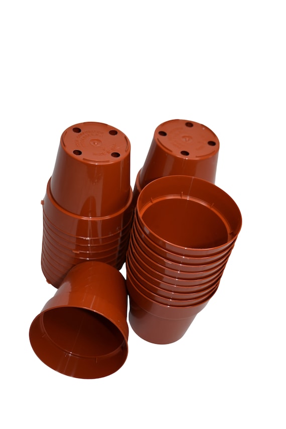 small plant pots plastic