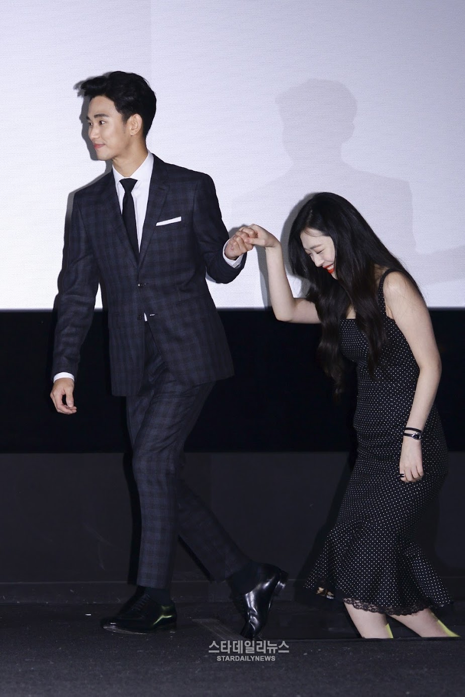 sulli and kim soo hyun interview