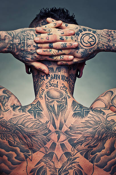 tatuajes en la espalda de hombres