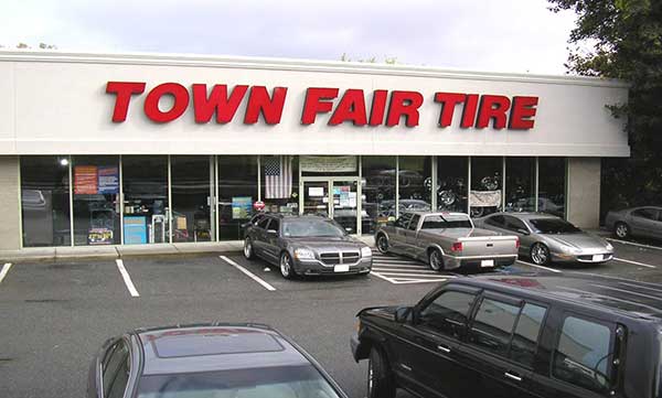 tire shops open on sunday