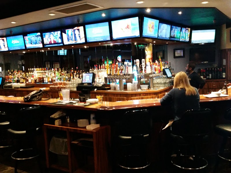 twisted fish steakhouse and sports lounge