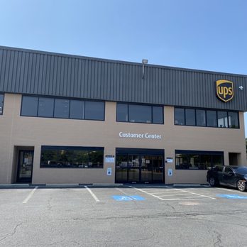 ups hub chantilly