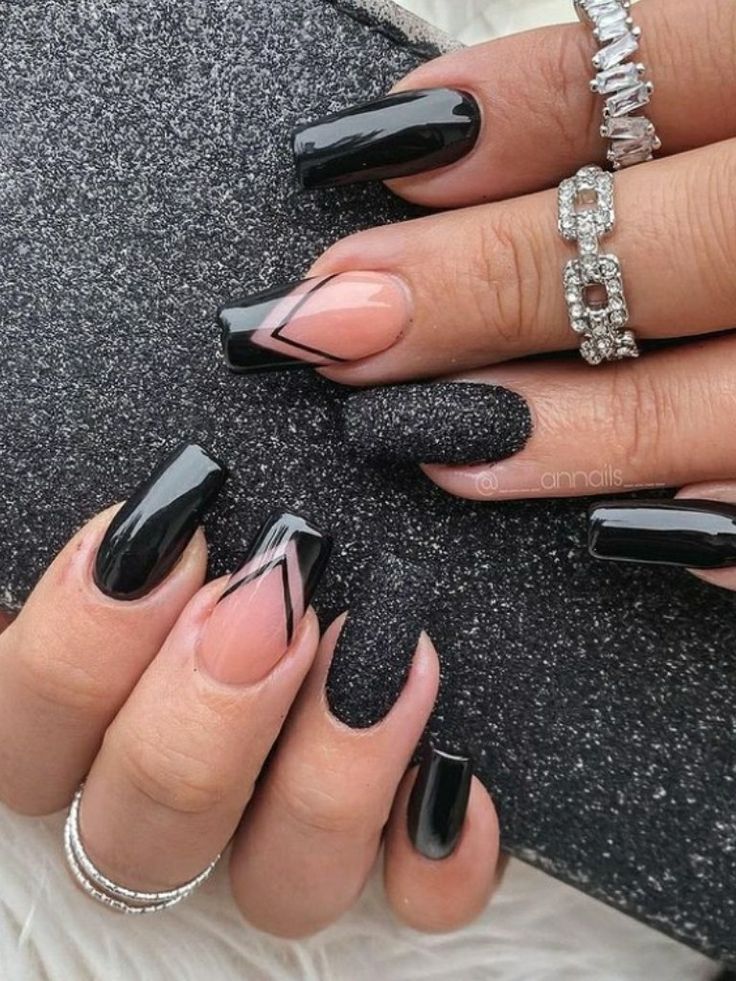 uñas elegantes negras