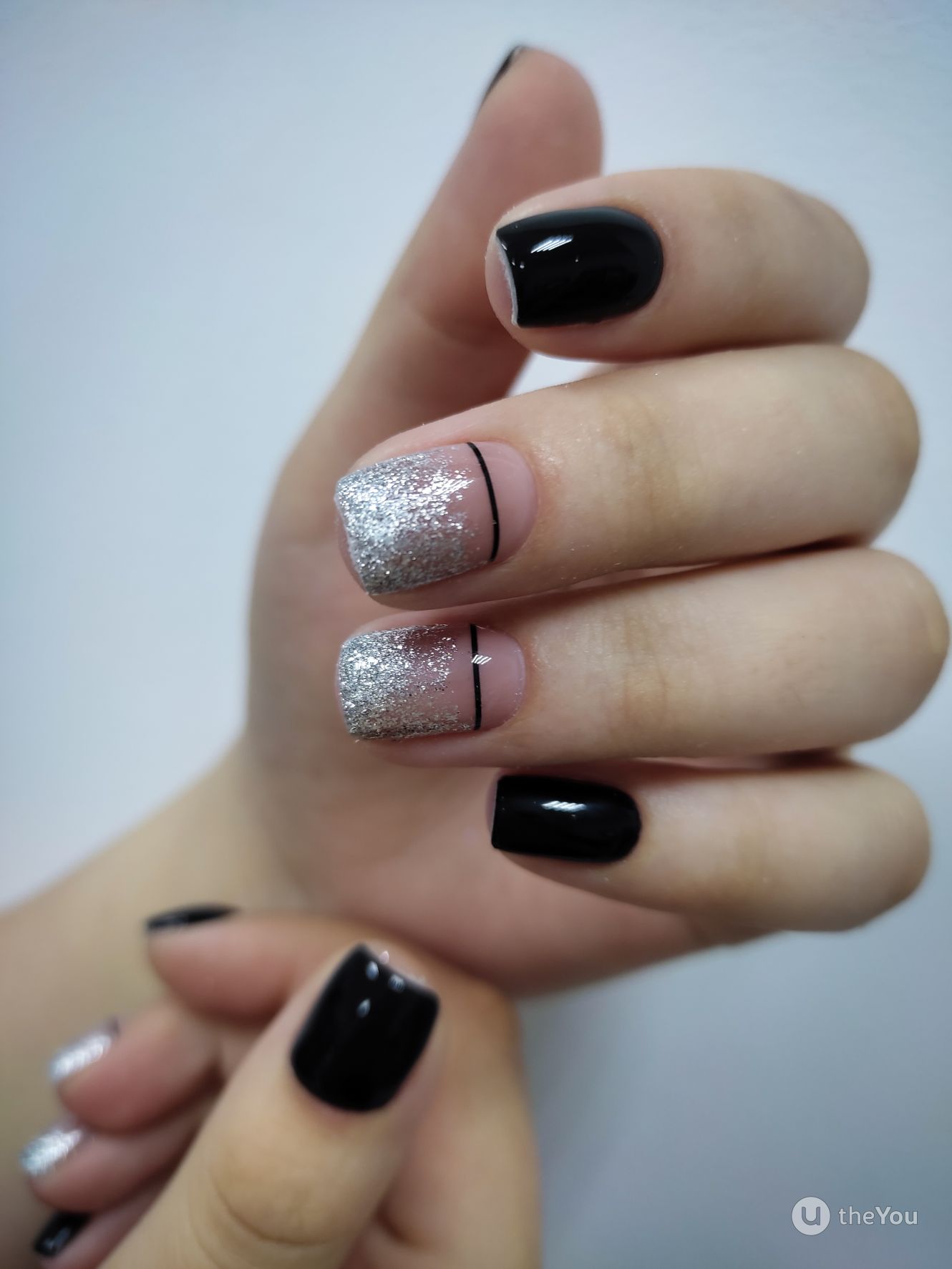 uñas negras con plata elegantes