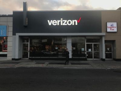 verizon store in forest hills