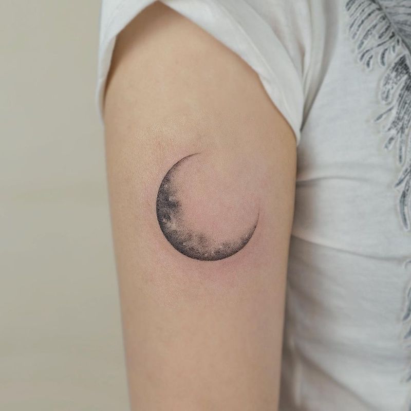 what does a crescent moon tattoo symbolize