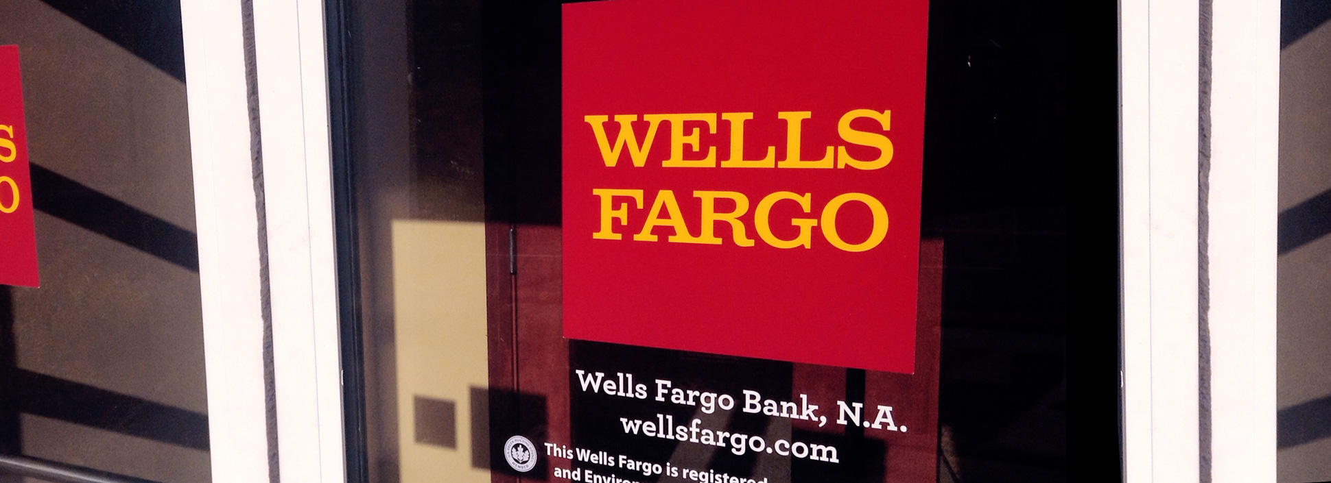 what time does wells fargo close today