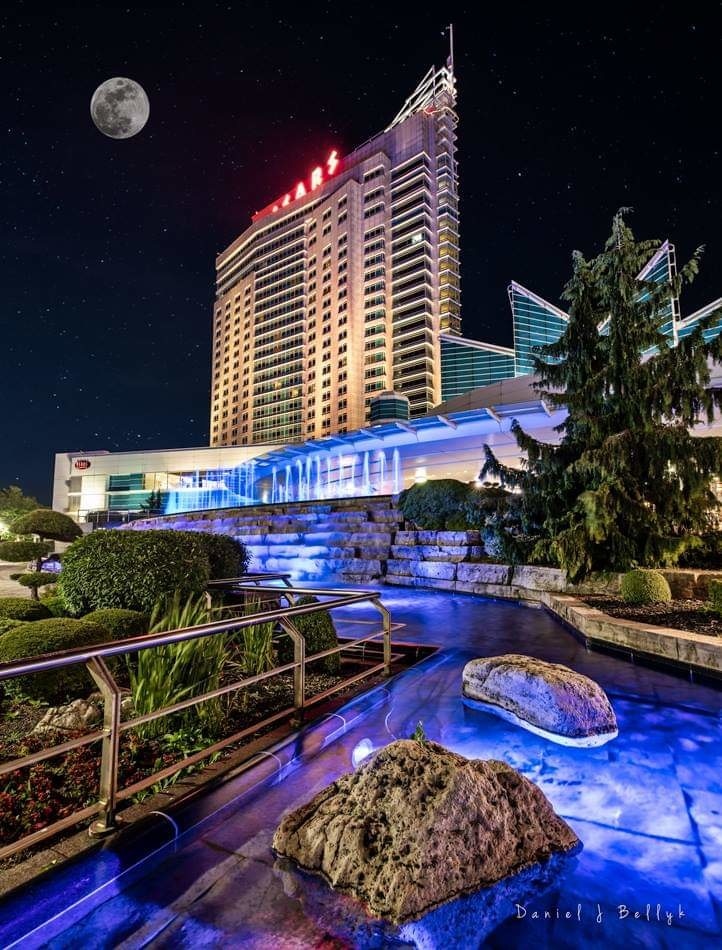 windsor casino hotels near