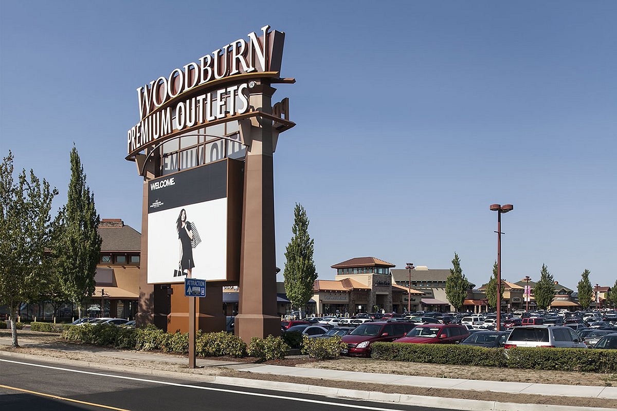 woodburn outlet mall or