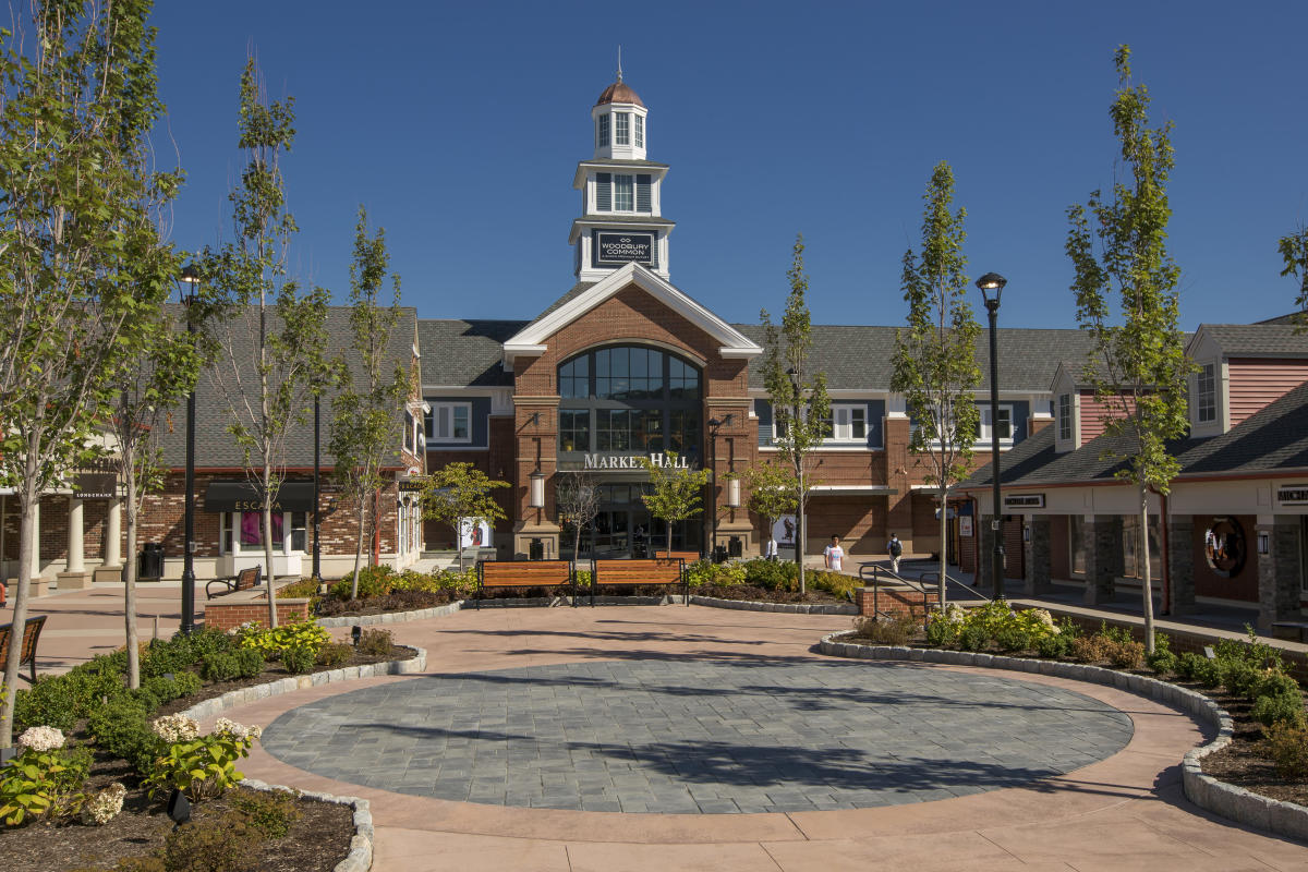 woodbury common premium outlets shopping